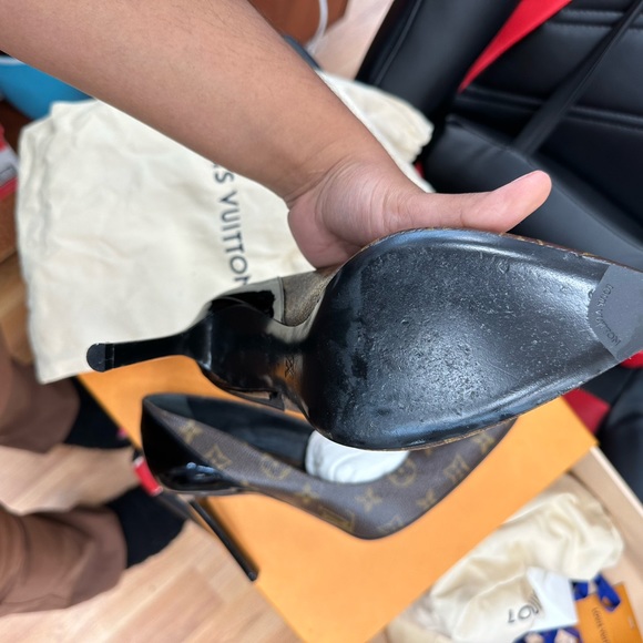 Louis Vuitton heels only worn once - Picture 5 of 7